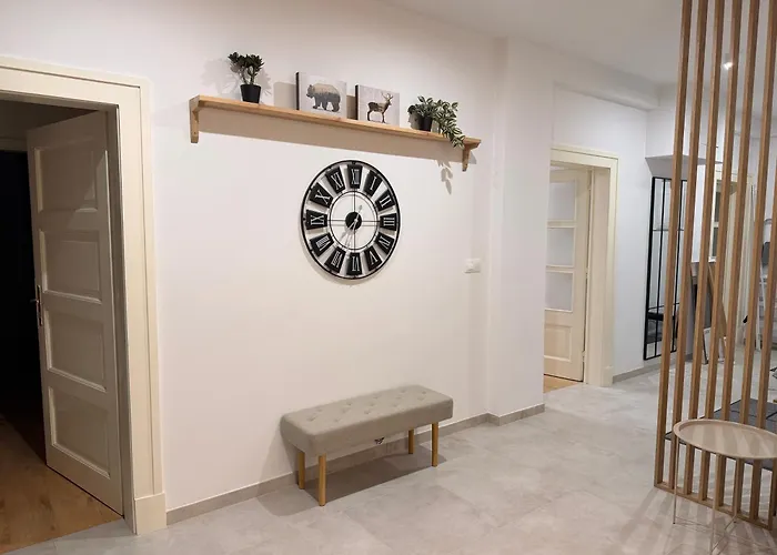 Luxury Downtown Apartment *