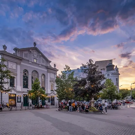 Luxury Downtown アパート